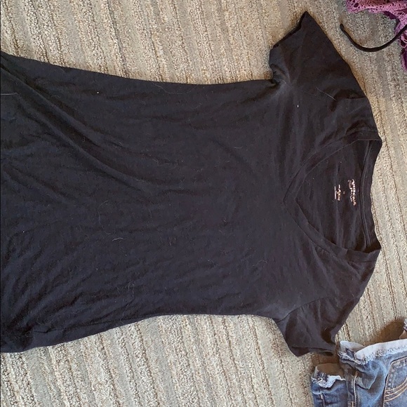 Maroon and black v-neck t-shirt. - Picture 4 of 4